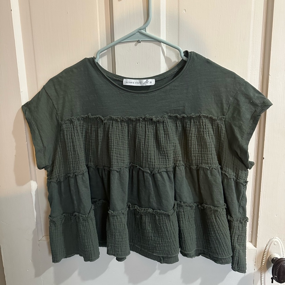 Altar’d State Lila tiered babydoll top size M NWOT never worn